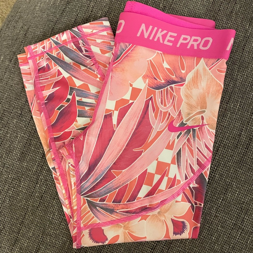 Nike Pro leggings NWOT Youth Medium